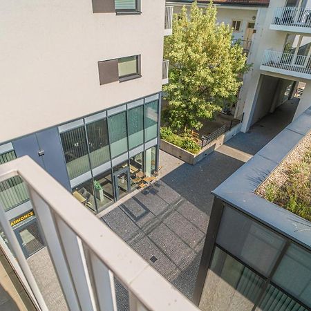 Apartment Karel With Garage Parking Praga Exterior foto