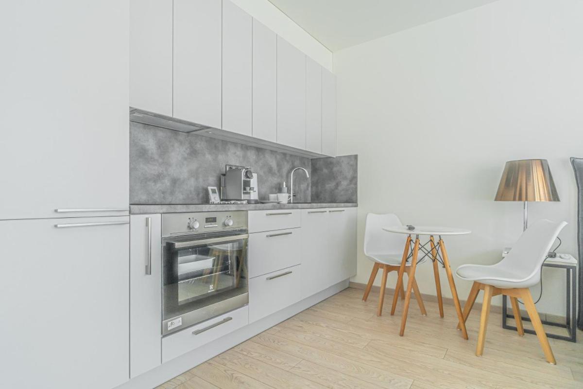 Apartment Karel With Garage Parking Praga Exterior foto