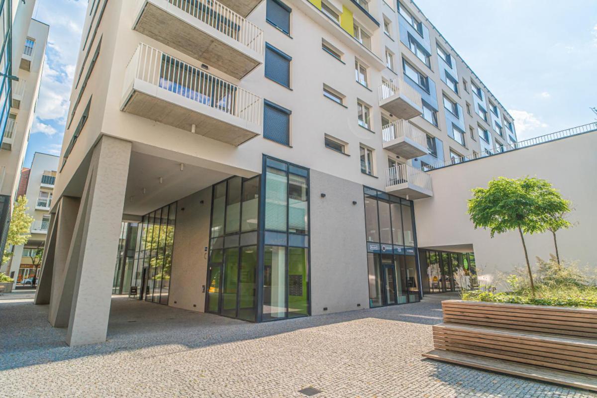 Apartment Karel With Garage Parking Praga Exterior foto